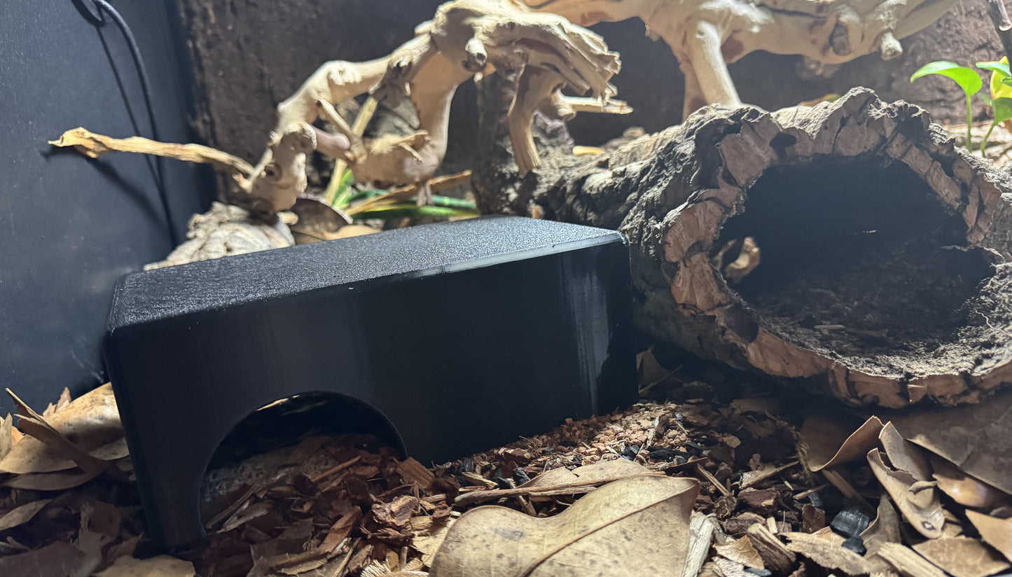 Kiley’s Kritters Medium Snake Hide Combo – With Water Dish + Standard Hide