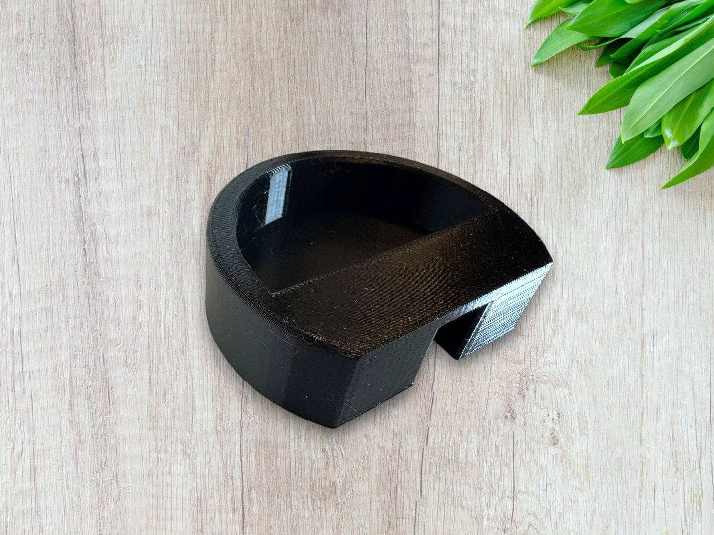 Kiley's Kritters Small Reptile Hide with Feeding & Water Dish – Escape-Resistant Feeder